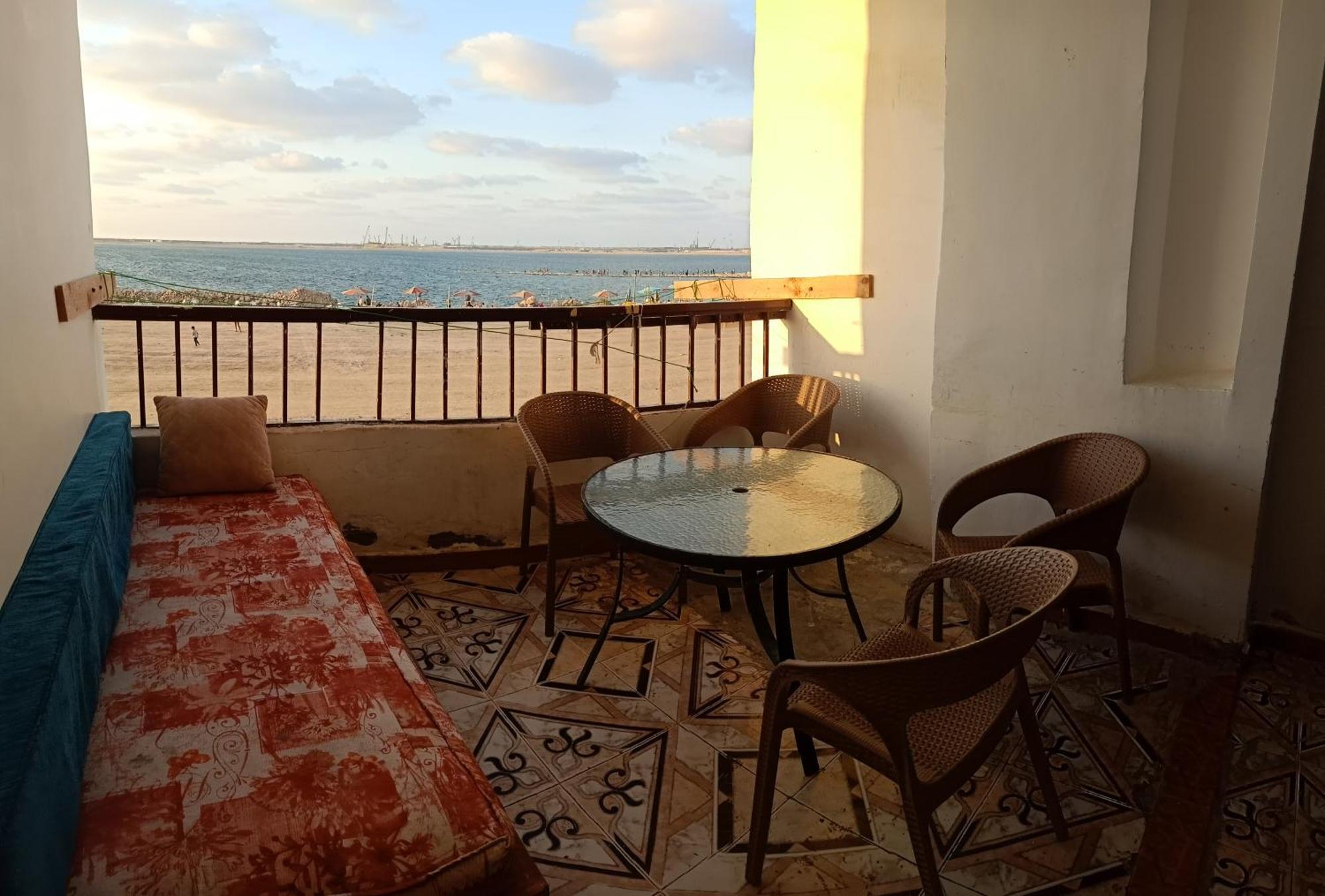 Furnished Apartment - Beach View "Nearest Beach 2 Minutes Walking" - Free Wifi- Abo Keer - Alexandria - Egypt Abu Qir 외부 사진