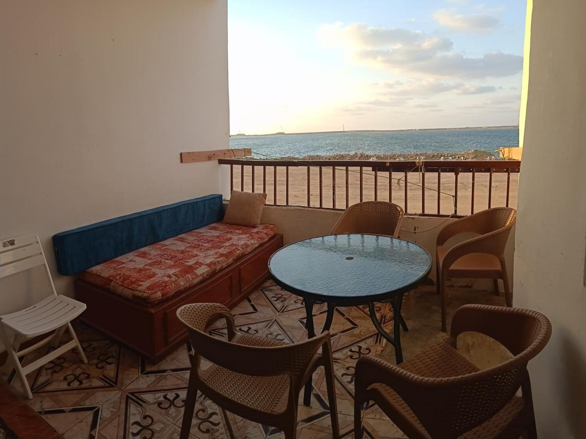 Furnished Apartment - Beach View "Nearest Beach 2 Minutes Walking" - Free Wifi- Abo Keer - Alexandria - Egypt Abu Qir 외부 사진